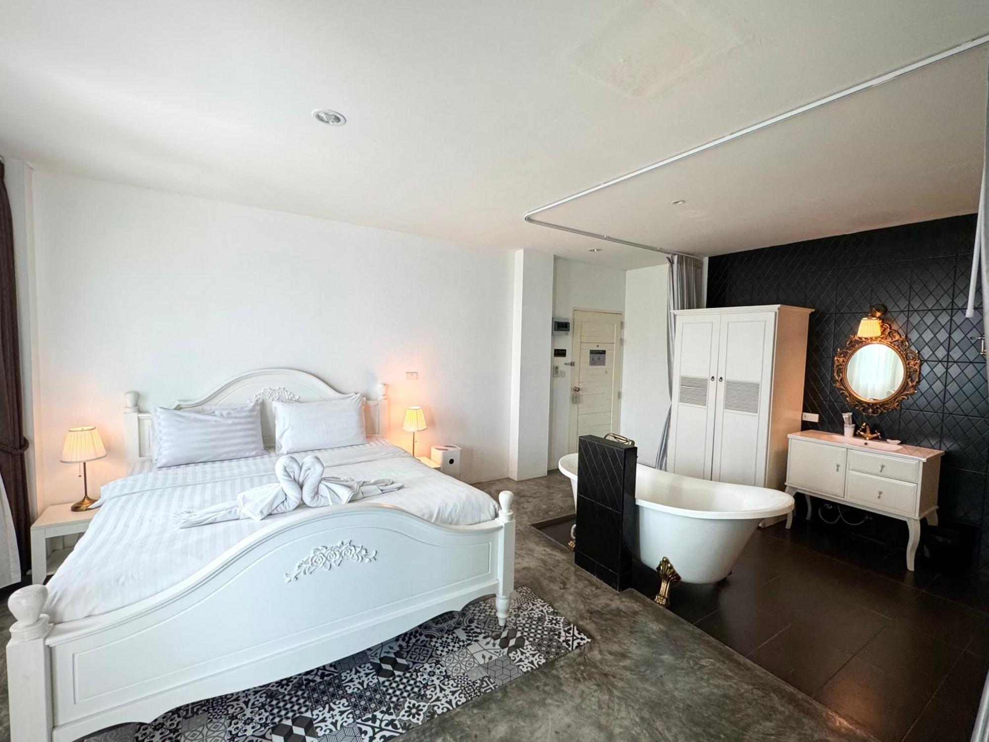 Nidhra Lanna Hotel Chiang Mai Luaran gambar